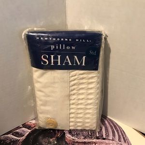 NWT HAWTHORNE HILL PAIR OF STANDARD SHAMS